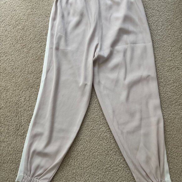 ✨ Aritzia Casual Pants ✨ - Picture 3 of 7